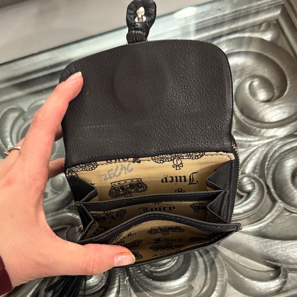 Vintage Juicy Couture Black 100% Cowhide Leather Women's Wallet - Picture 5 of 12